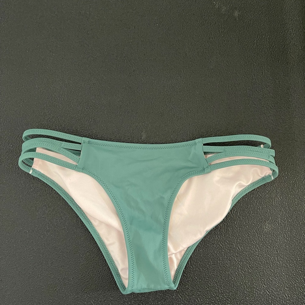 Gently used a small bit of pilling in the butt (all offers will be considered)